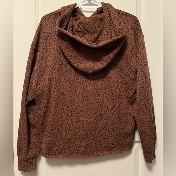 ABERCROMBIE & FITCH Soft AF Collection Cutoff Hoodie (Brown/Black Animal Print) - Picture 3 of 5